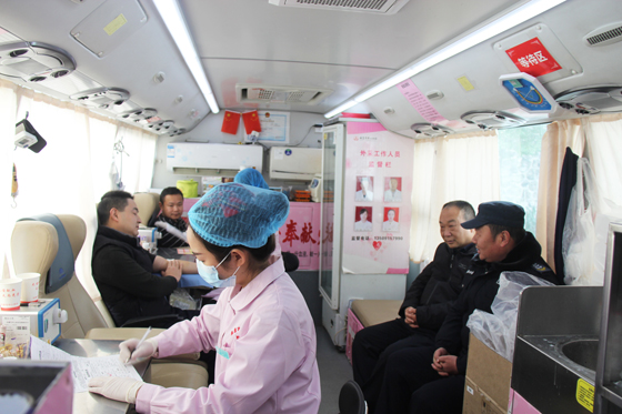 無償獻(xiàn)血 濟(jì)世于民——北醫(yī)大制藥股份有限公司積極開展冬季愛心獻(xiàn)血活動(dòng)