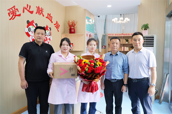 安康市中心血站開(kāi)展“5·12”國(guó)際護(hù)士節(jié)慰問(wèn)活動(dòng)